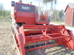 Комбайн Massey Ferguson 240 Комбайн Massey Ferguson 240