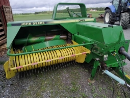 Пресс-подборщик сена John Deere 349 Пресс-подборщик сена John Deere 349