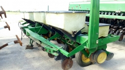 Сеялка пропашная John Deere 7000 (8 ряд.) Сеялка пропашная John Deere 7000 (8 ряд.)